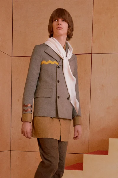 Look 18